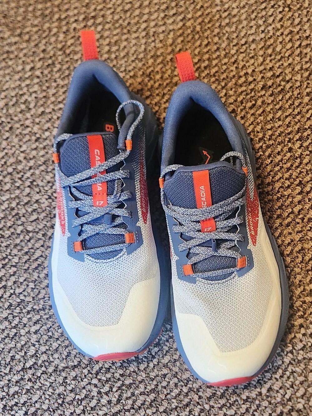 Brand New Brooks Cascadia 17 Trail Running Shoe White/Navy/Bittersweet